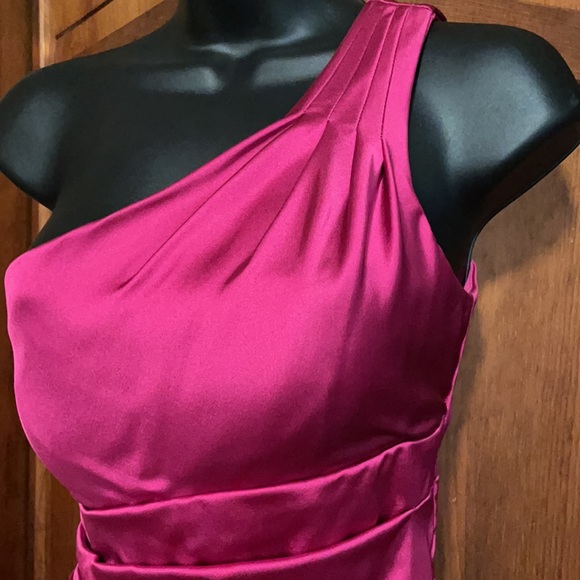 Cashe fuschia one shoulder cocktail dress - Picture 3 of 3